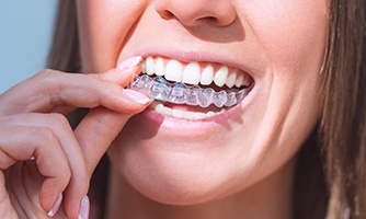 Discreet trays mean your treatment is less noticeable